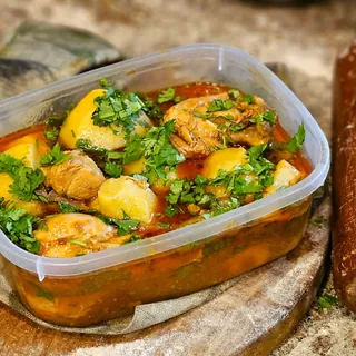Курица тушёная с овощами