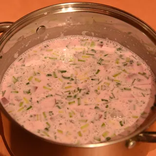 Окрошка мясная на кефире